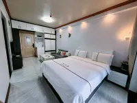 Guochao Hotel