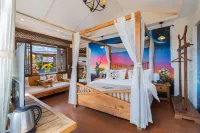 A Tree · Happiness Garden Inn