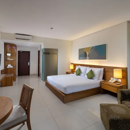Taksu Sanur Hotel Отели рядом с достопримечательностью «Пляж Пенджембак»