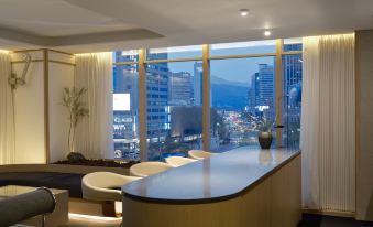 UH Suite Seoul Deoksugung