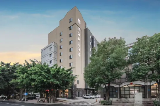 Yuhai Fortune Hotel (Fuzhou East Second Ring Taihe Plaza) Hotels near Jinjishan Park