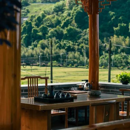 Tonglu Nanxi Bieyuan B&B (OMG Heartbeat Paradise Branch)