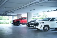 Pentafield City Residence - Parking