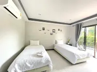 Smaids Room - balcony