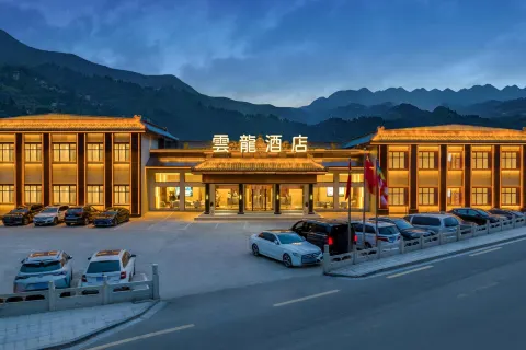 Yunlong Hotel
