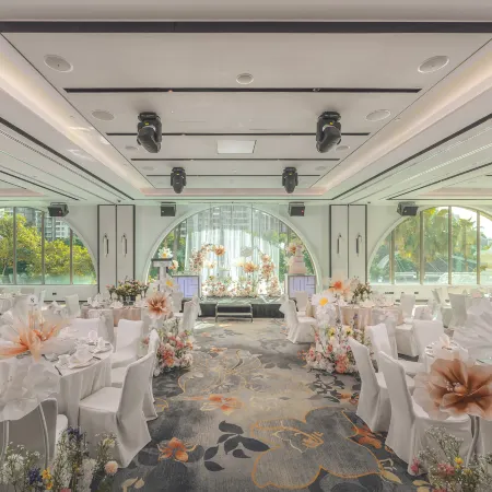Grand Copthorne Waterfront Hotel Singapore Отели рядом с достопримечательностью «Торговый центр Orchard Gateway»