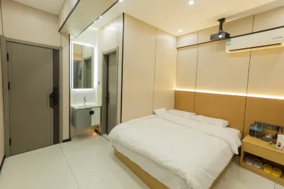 Changchun Juntong Express Hotel (Xunchi Plaza Fudi Carnival) Hotels near Northeast Normal University (Jingyue Campus)