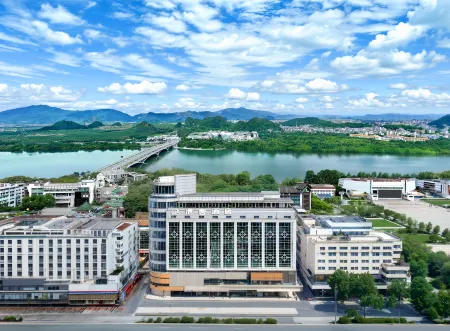 Xiangbishan Port House | City core stroll city center hotel (Guilin two rivers and four lakes store) Отели рядом с достопримечательностью «Guilin University of Science and Technology»