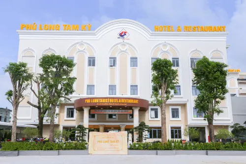 Phu Long Tam Ky Hotel & Restaurant Hotels in Núi Thành