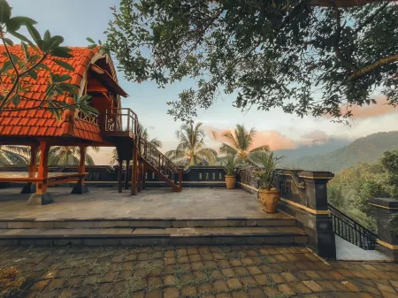 Rostika Hotel Sekumpul Отели рядом с достопримечательностью «Gitgit Waterfall»