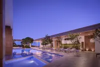 RIVA Hotel SHV - Infinity Pools