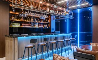 Jintang Resort Hotel (Luoyang Heluo Ancient City Yangwan Subway Station)