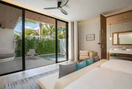 Melia Phuket Mai Khao Отели рядом с достопримечательностью «Sai Kaew Beach»
