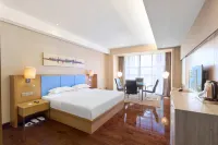 Ramada Plaza by Wyndham Shenzhen North Hotel dekat Longhua Tianhong Shopping Center