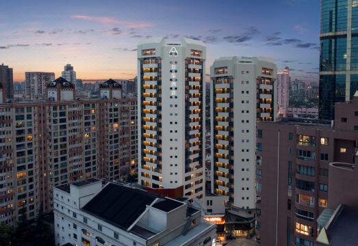 4. 아투어 호텔 징..