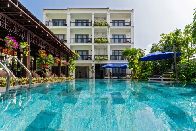 Golden Pearl Hoi An Hotel โรงแรมใกล้An Bang Beach