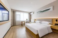 Days Inn by Wyndham Guangzhounan Railway Station Hotels in Guangnan