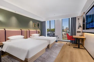 Four Seasons Huatong Hotel (Tonglu City Center Branch) Hotels near Yangtang Station