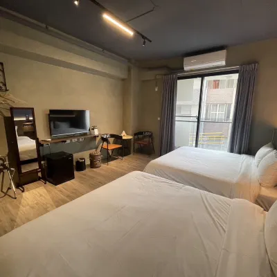 Long Lang Homestay Hotels near Shennong Street