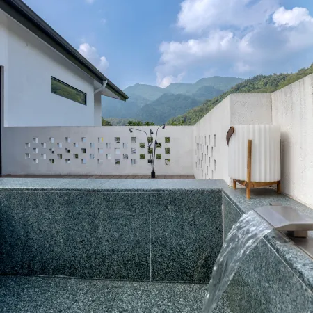 Trip.com Group Country Retreats (Mount Emei Yixi-Qingyin Joint Resort)