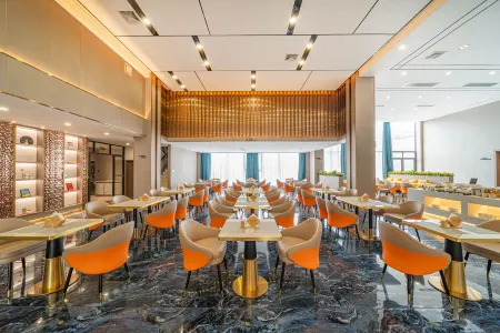 Poltton Century Hotel（Yangjiang  Jinshan Road ）