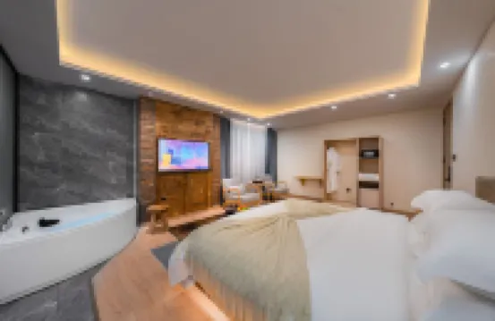 The Journey of Wind. The Humanities of Hunting House (East Gate Shop, Xiaoqikong Scenic Area, Libo)