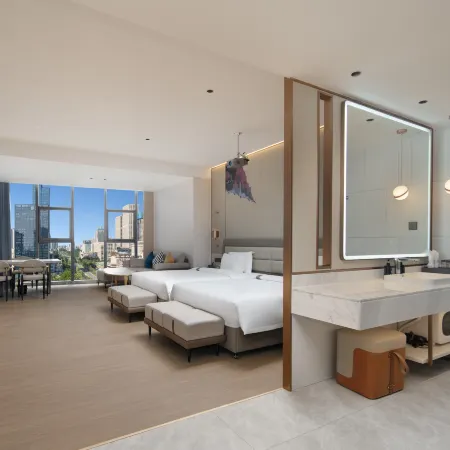 Elong Hotel (Zhanjiang Bay Bridge Branch)