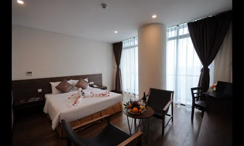 Lenid Ocean View Hotel