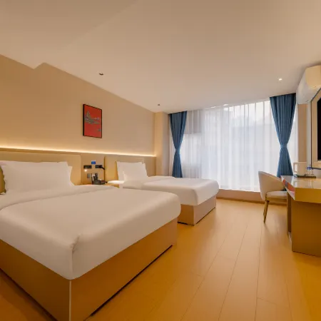 Kaili Hotel (Chongqing Daping Longhu Times Tianjie Branch) Отели рядом с достопримечательностью «Станция метро Daping»