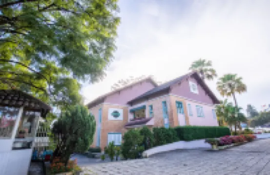 ラ サピネット ホテル ダラット 霊福寺 (リン・フオック寺)周辺のホテル