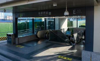 Chengdu Yulin Road Nijiaqiao Subway Station Atour Light Hotel