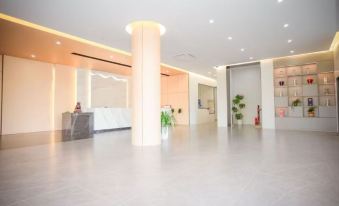 Baoying Mantanghong Grand Hotel