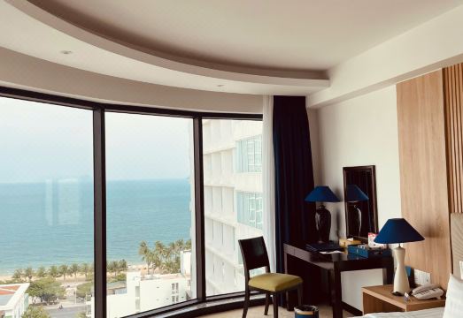 샌달스 아일랜드 호텔의 옥상 수영장 전망