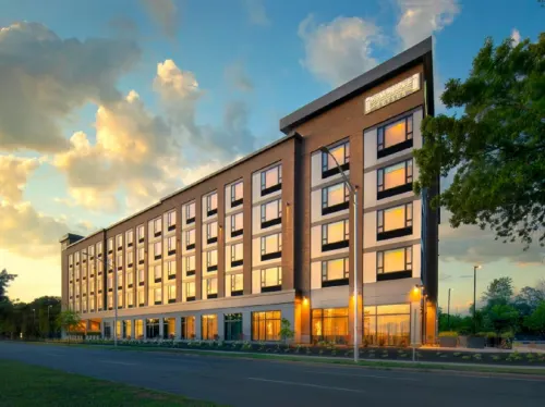 Holiday Inn Express Boston Logan Airport - Revere Các khách sạn ở Revere