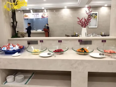 Kyriad Hotel (Jiujiang Duchang Pedestrian Street)