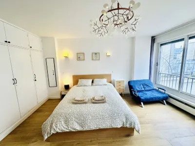 Flat 650m proche Arc de Triomphe Hôtels à : Paris