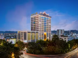 Baoshan Longyang District Hengbang Building Atour Hotel
