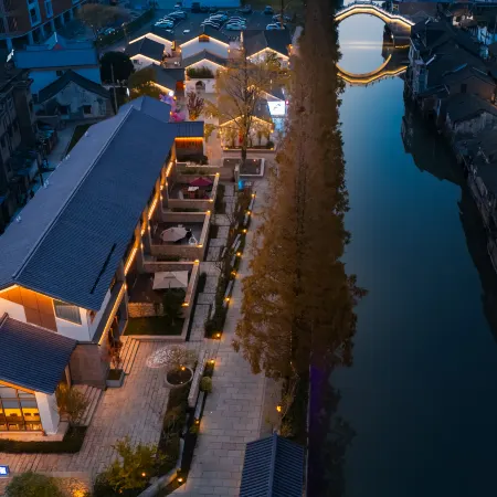 Floral Lux Hotel · Pomegranate Hotel