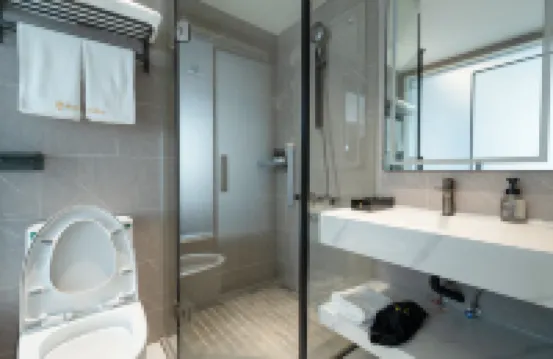 Chibi Lake Holiday Hotel (Xinjiekou Commercial Street)