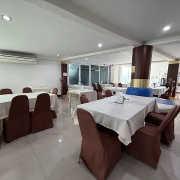 Bed by Cruise Hotel at Samakkhi-Tivanont