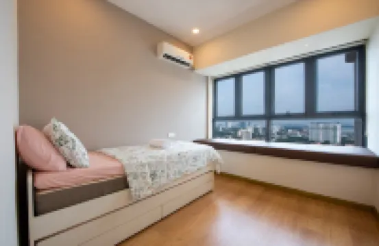 Stylish Apartments in Danga Bay, Water Views Hotels in Danga Bay