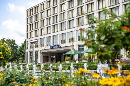 Novotel Karlsruhe City Отели рядом с достопримечательностью «Ботанический сад Карлсруэ»