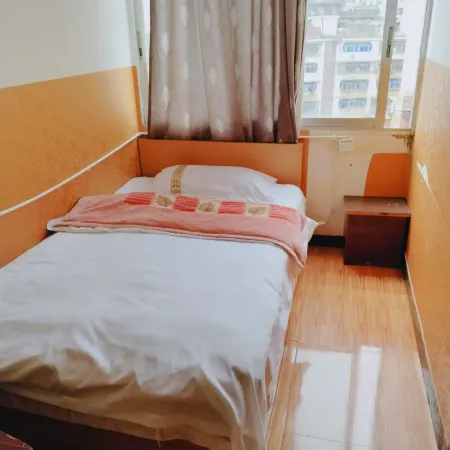 Juyi Hotel Отели в г. Илян