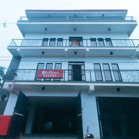 RedDoorz @ Minas Place 2 Banez Ville Tacloban Отели рядом с достопримечательностью «Робинсонс Таклобан»