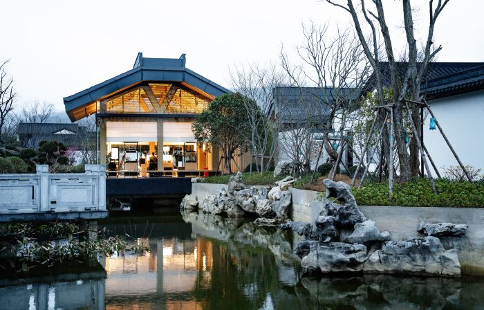 THE ROOT RESORT
