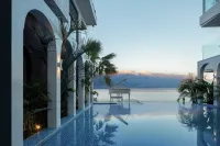 Xianyun Astrum Pool | Dessert · 360 ° Cliff Sea View Music Hot Spring Hotel (Dali Erhai Branch) - Infinity Pools