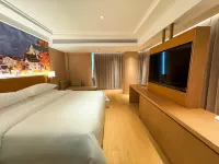 Vienna Hotel (Luohe Railway Station) Hotel di Distrik Huiyuan