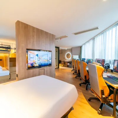 WanYoo Esports Hotel (Ningbo Zhongshan West Road Railway Station) Hotel dekat Jembatan Wangchun