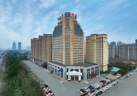 Vienna Hotel (Zaozhuang Xuecheng Distrct High-speed Railway Station) Отели рядом со станцией Zaozhuang Railway Station