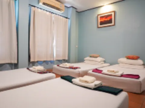 Thanicha Resort Amphawa アムパワーのホテル